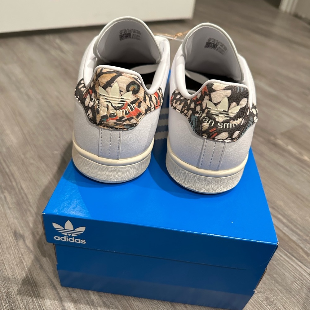 NWT/BOX Stan Smith women’s 9 - Picture 6 of 6
